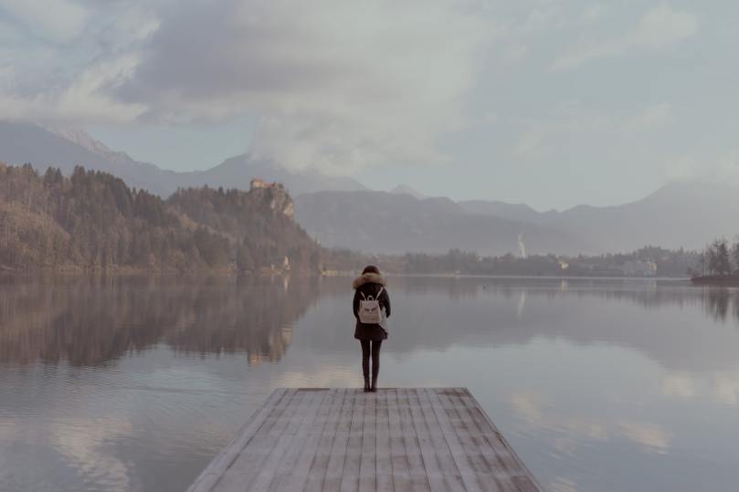 photo-1533209684549-806e84cb88d1